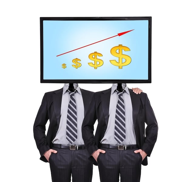 A split screen showing two options for extra income: on one side, a person working on a laptop at home for a freelance job; on the other side, a person setting up a table at a local market to sell handmade crafts.