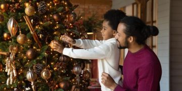 Budgeting para sa Pasko: Mga Paraan para Iwasan ang Labis na Paggastos ngayong Holiday Season - Cover Image